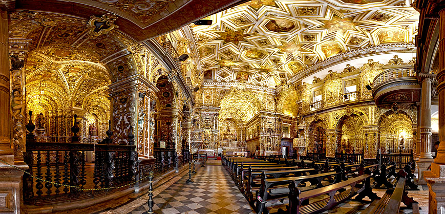 این کلیسا در قرن چهاردهم ساخته شده، شاهکار نمونه معماری گوتیک در پورتو می باشد.